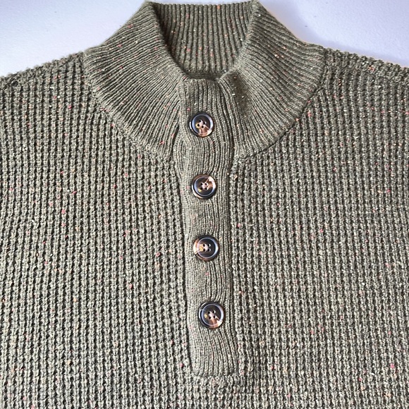 New Alesbury Green button detailed sweater - Picture 4 of 8